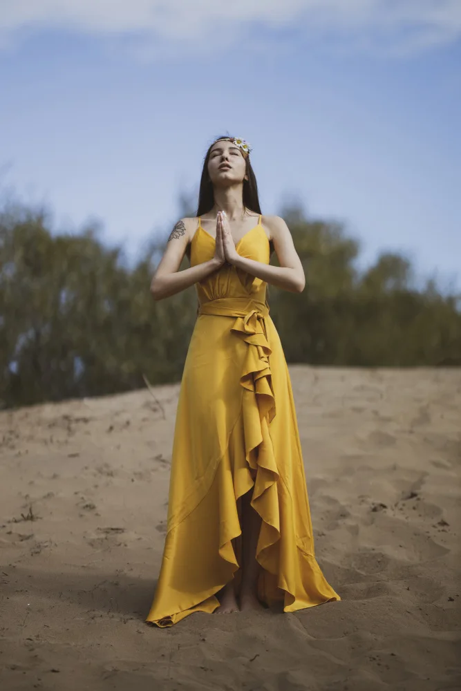 akyurt, engin: woman in yellow dress
