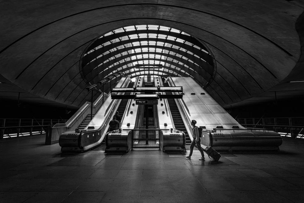 Mathew, Jobin: Bahnhof Canary Wharf – London
