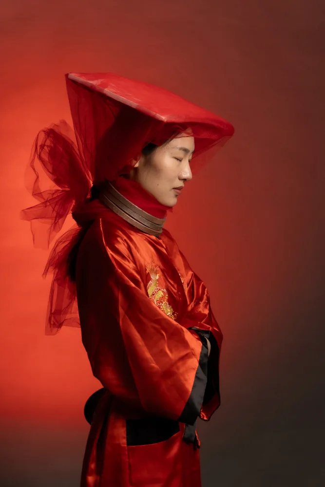 Koller, Gila: Chinese woman