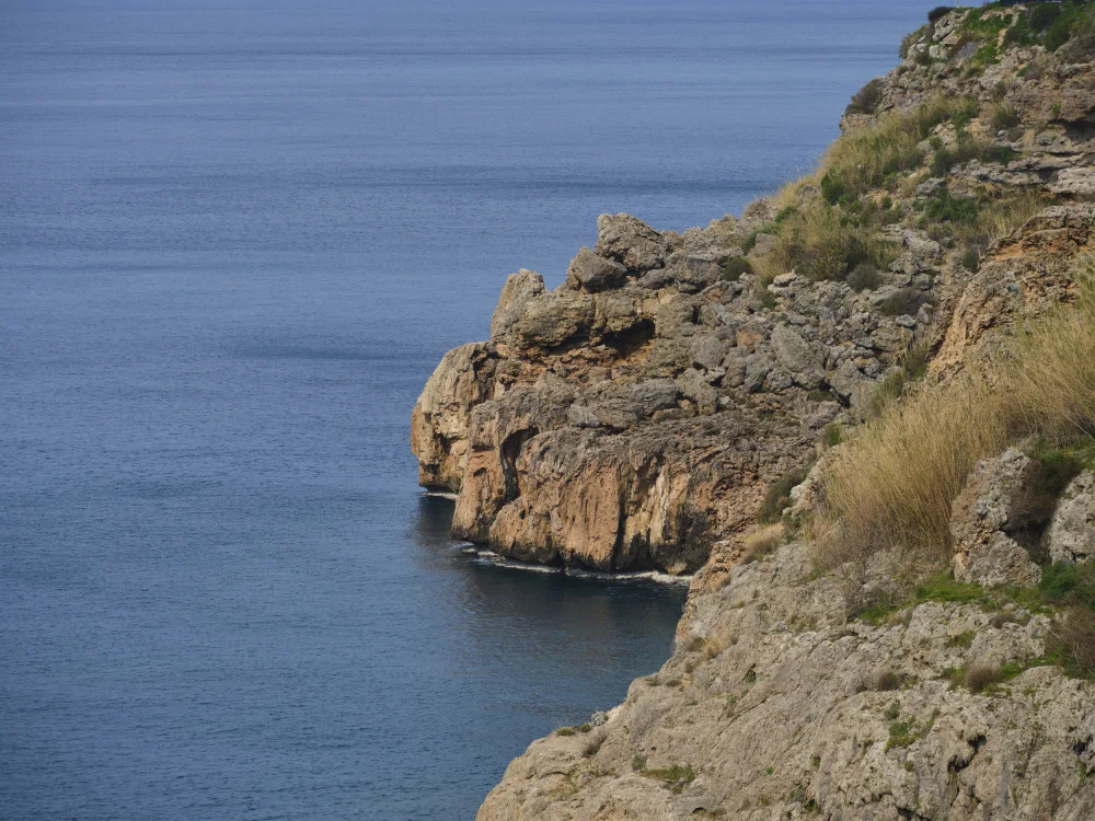 akyurt, engin: paysage marin et rochers