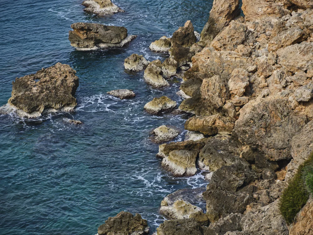 akyurt, engin: seascape and rocks