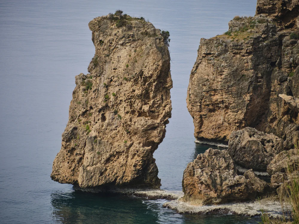 akyurt, engin: paysage marin et rochers