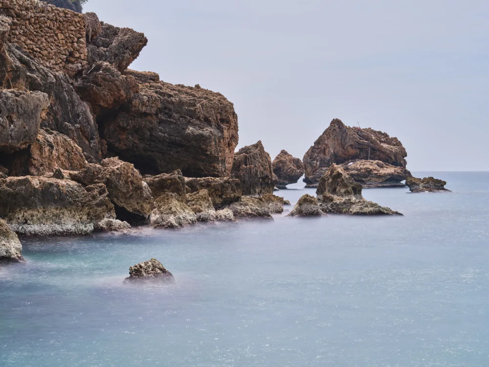 akyurt, engin: paysage marin et rochers