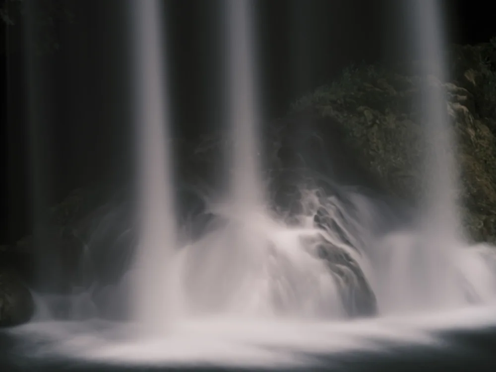 akyurt, engin: bellissima cascata in montagna