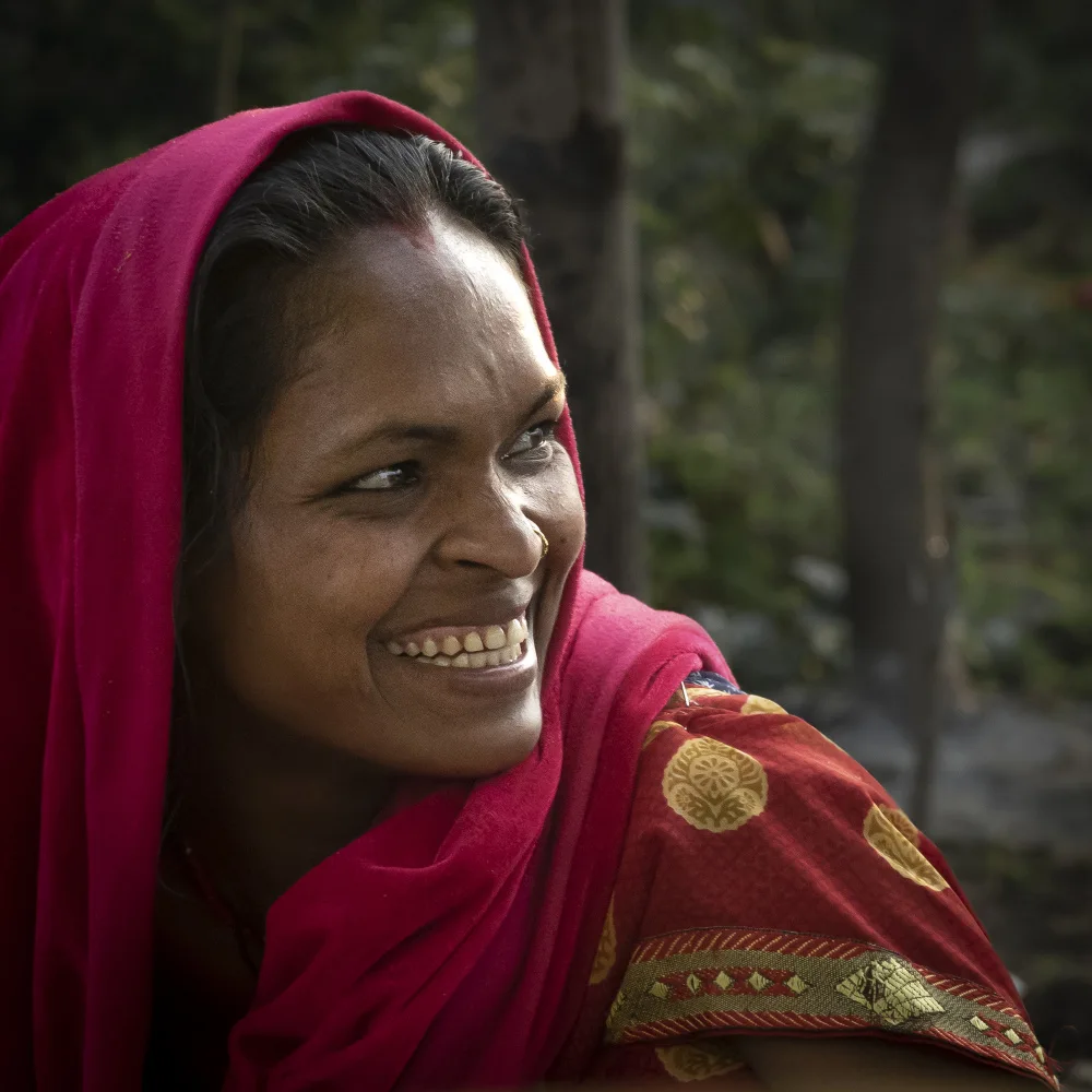 Molina, Elena: stealing smiles in a village market