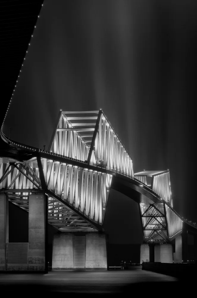 N, Shigeharu: Brillante puente de la puerta de Tokio
