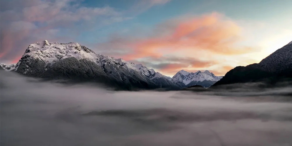 Yu, Zhen James: Amanecer de niebla de Eglinton Vallery