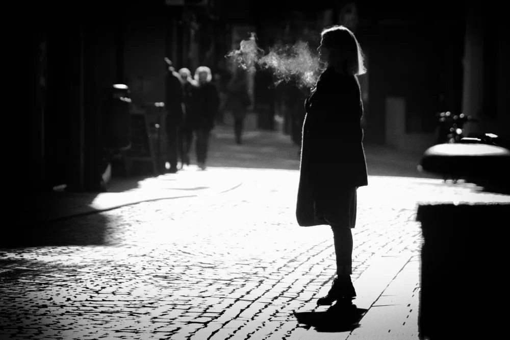 Bizjak, Jurij: A woman who smokes