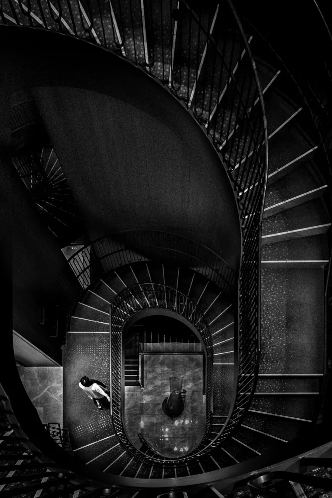 Yamamoto, Eiji: Spiral staircase from above