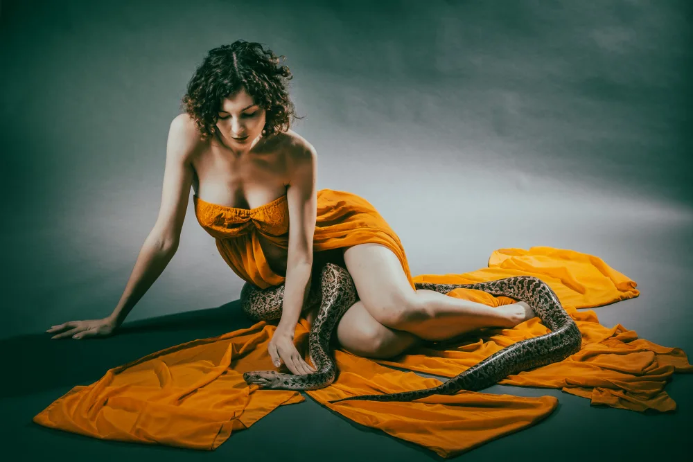 MATTY, TOV MAZAL: Sit with a snake