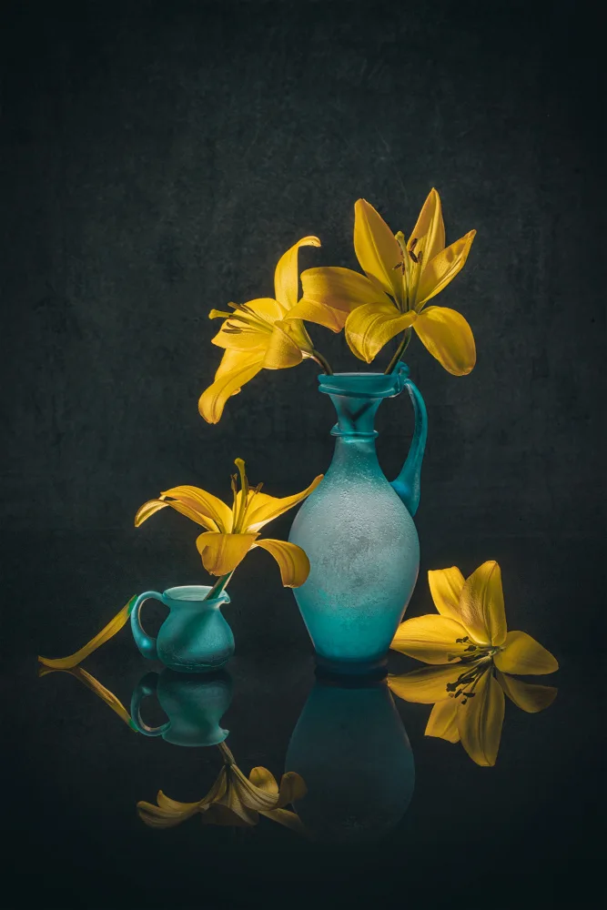 Jacobs, Lydia: Blooming Yellow Lilies