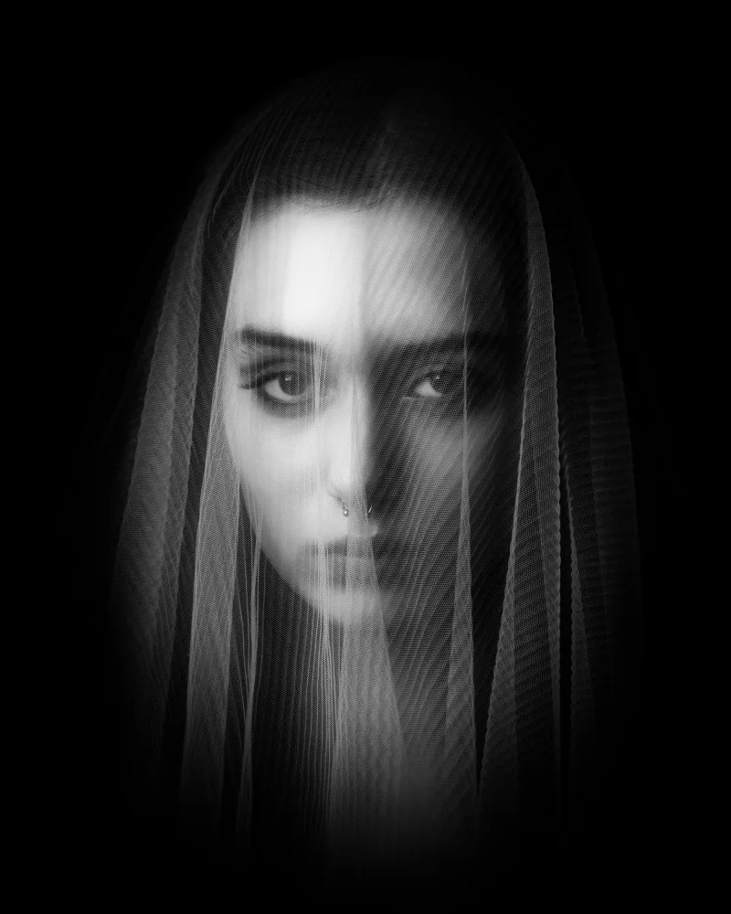 Mokhtari, Mehdi: Mobina