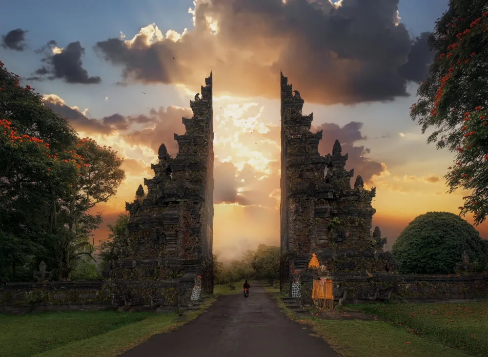 Joanaduenas: Doors to the new day 7R29005
