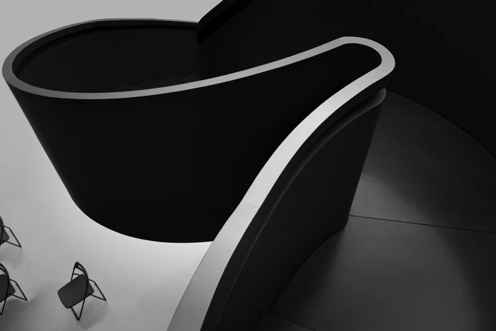 konglingming: Courbe sur l'escalier