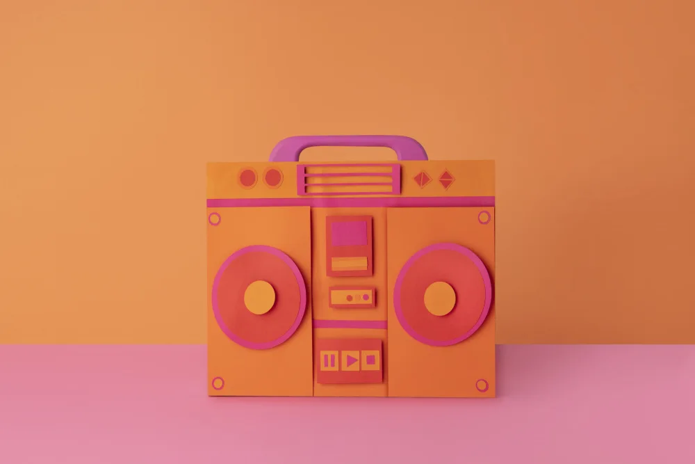 Ramiro, Julia: Radio