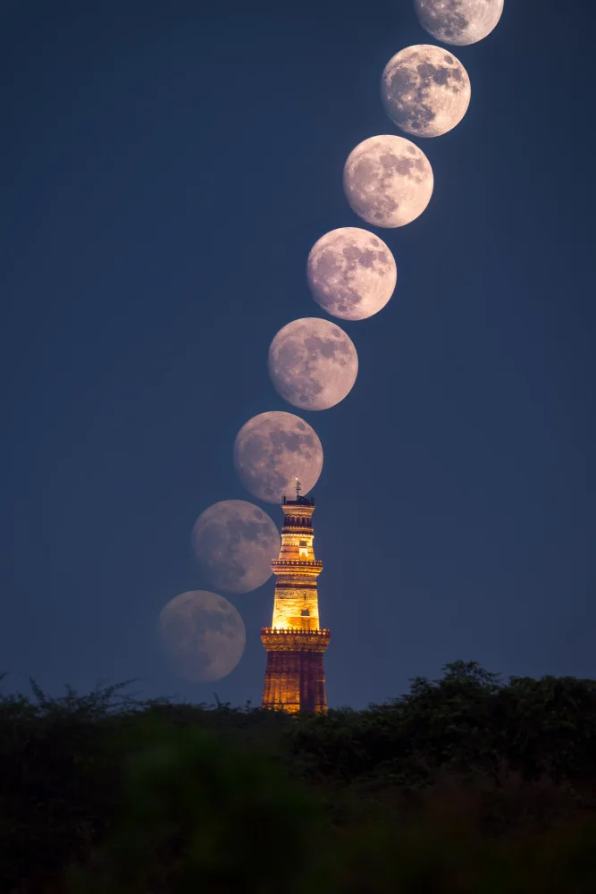 MATHUR, SANDEEP: Quasi una Superluna
