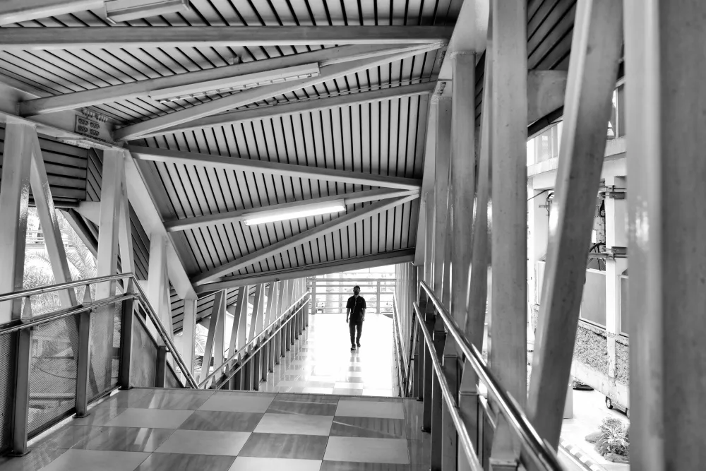 Long, Kieron: Pasarela