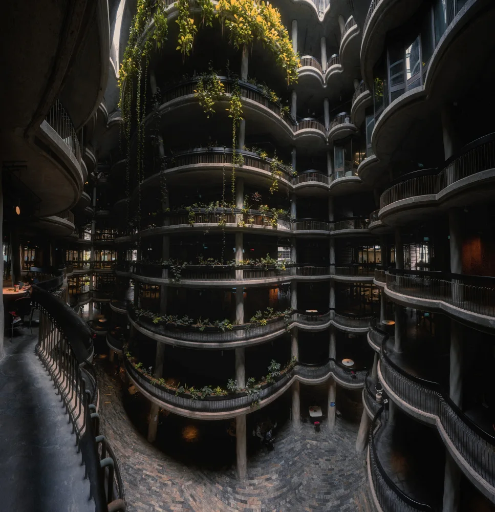 T, Amatou: architektura III