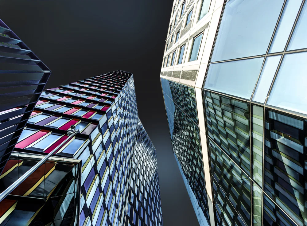 Rückert, Stephan: Edificio alto con facciata colorata