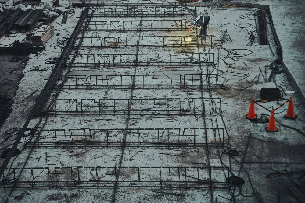 Tsai, MingLun: Soldador trabajando en la calle