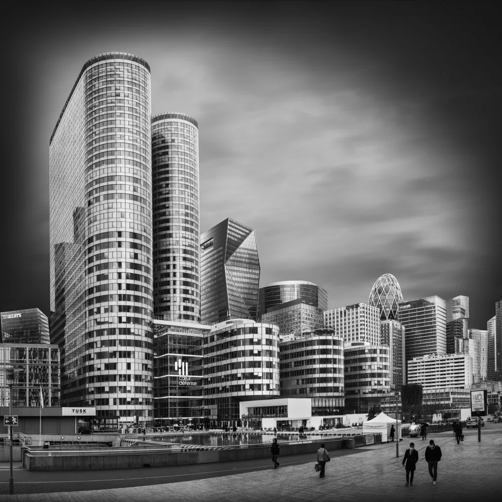 Figueras, Antoni: La Défense