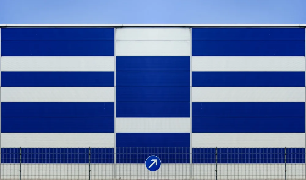 Rückert, Stephan: Facciata industriale