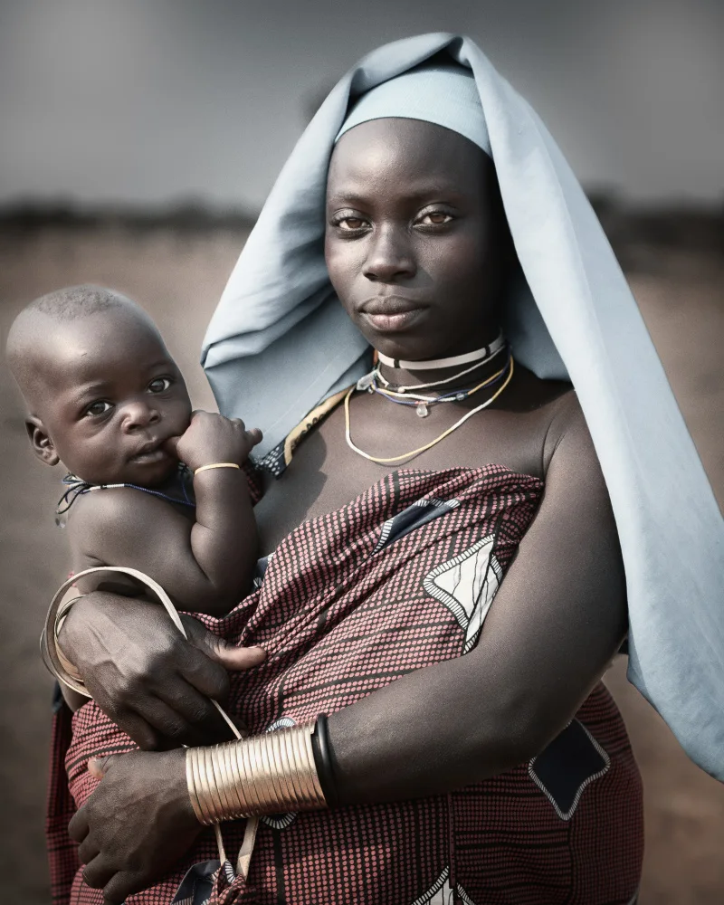 Bohn, E Tori: Ovakuvale Mother and Baby