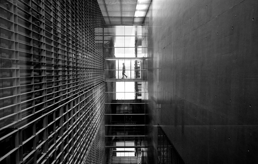 Roeseler, Magdalena: between walls