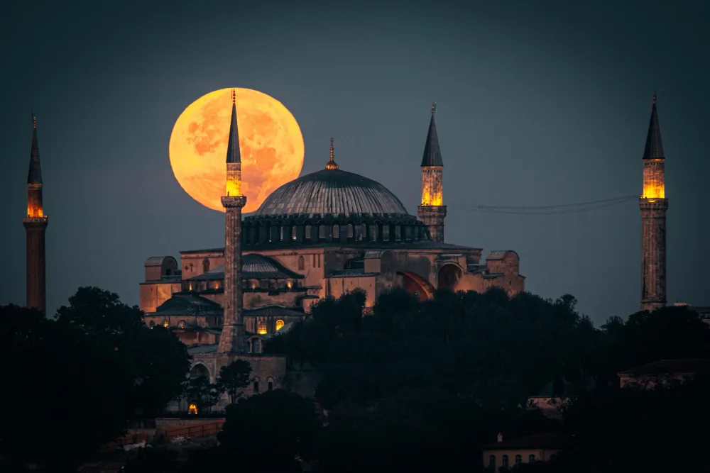 Musaballi, Aydin: Super Měsíc na Hagia Sophia
