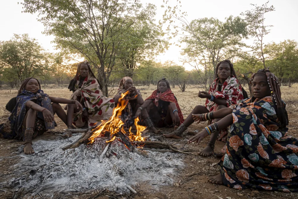 Molina, Elena: Mutwa girls, southern Angola