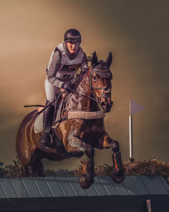 Horst, ter Gert: Jumping over an obstacle in a cross country eventing competition