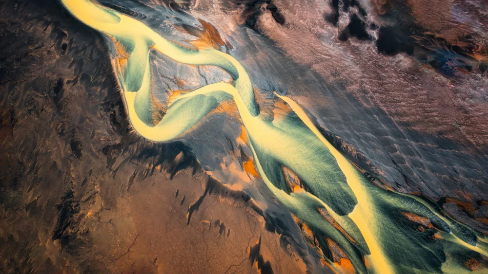 Xiao, Hanping: Impressione aerea di un drago volante