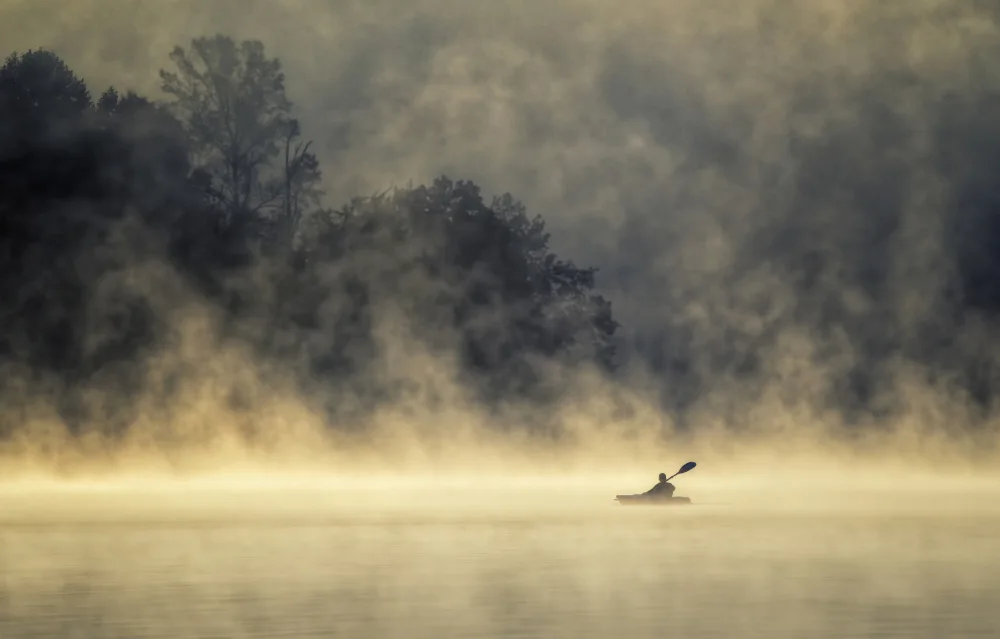 Zhang, Hannah: Kayaking in the mist