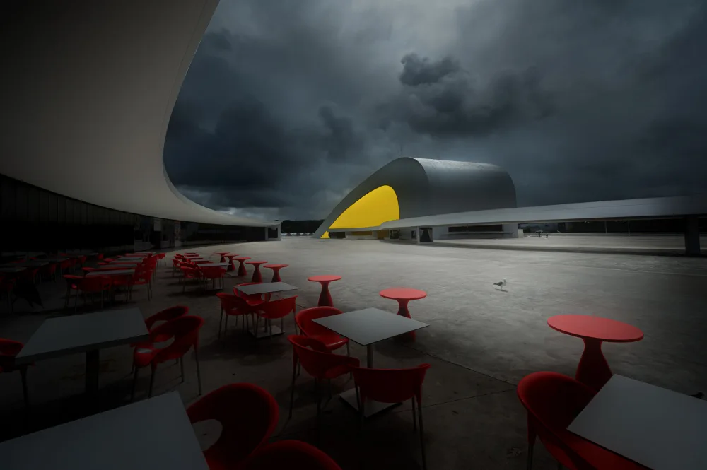 Huybrighs, Marc: Centro Niemeyer