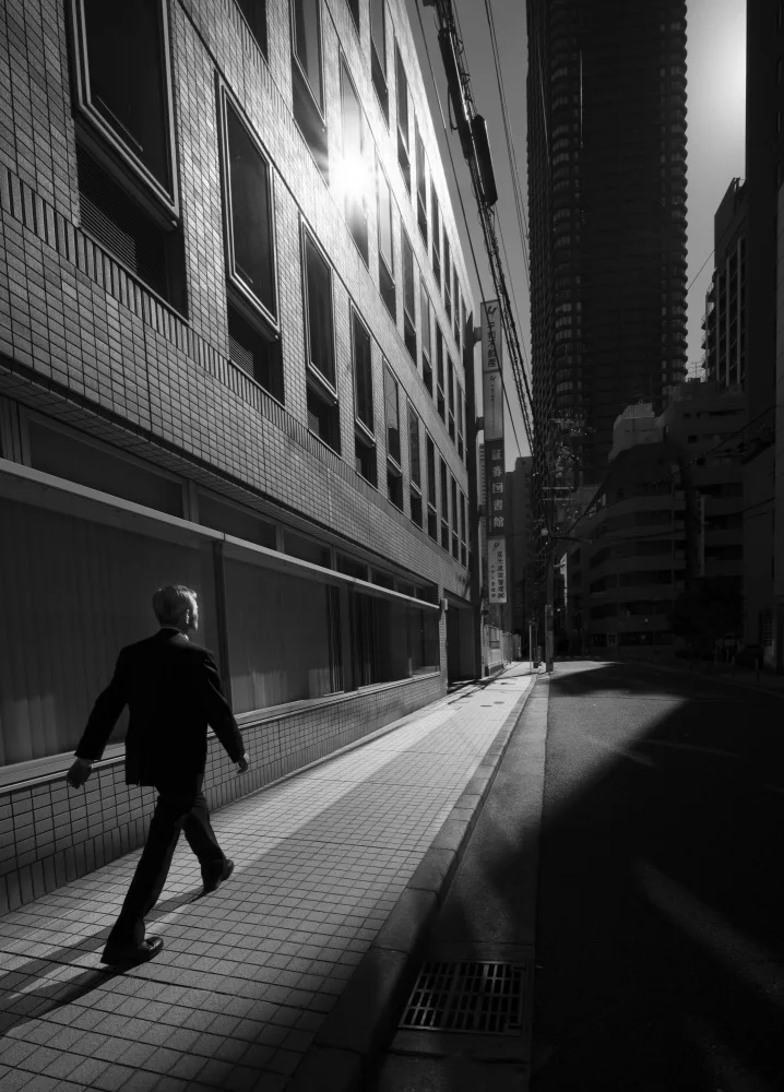 Takachi, Yasuhiro: Passer à grands pas