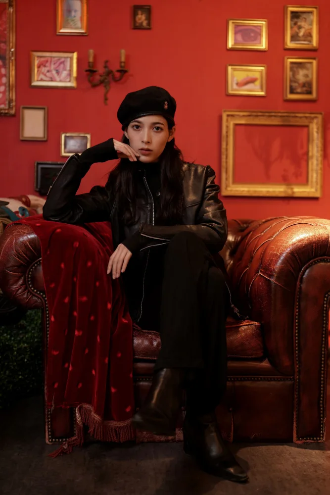 Tokyogirl: Rot und Schwarz