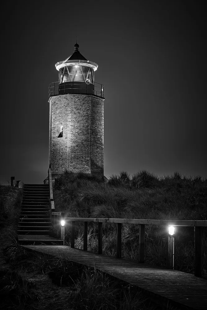 Balzer, Bodo: Lighthouse Kampen West at night