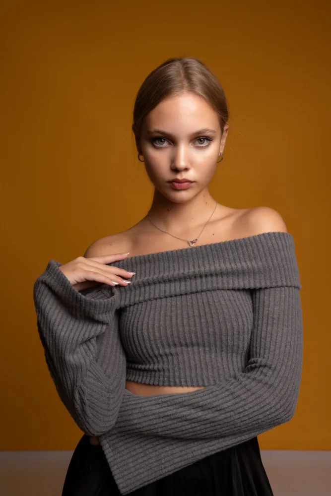 R, Bogdan Mihai: Miruna