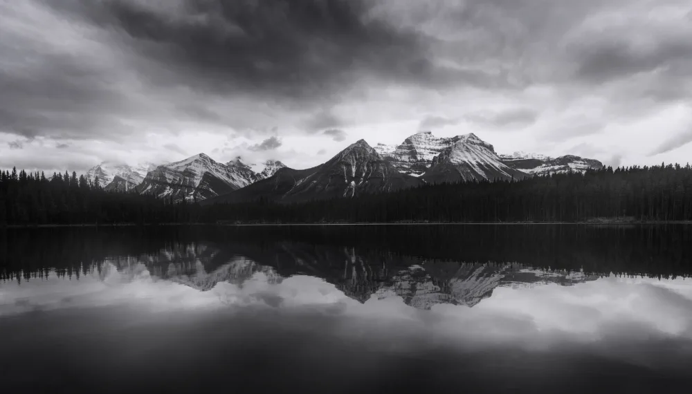 Joanaduenas: A lake on the way 7R20809
