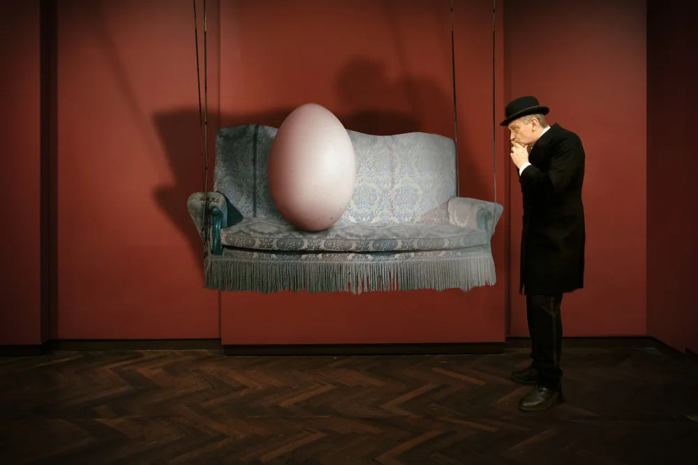 Diepenbroek, von Christine: Is this art or can it be done away with?