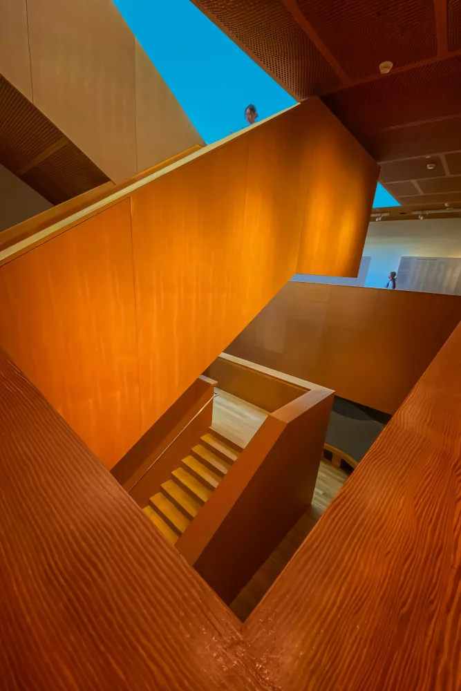 Wei, and Siyu: Escalier