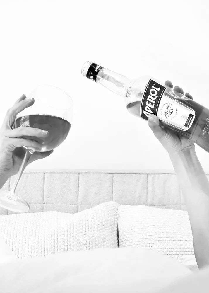 Studio, Pictufy: Aperol In Bed Close