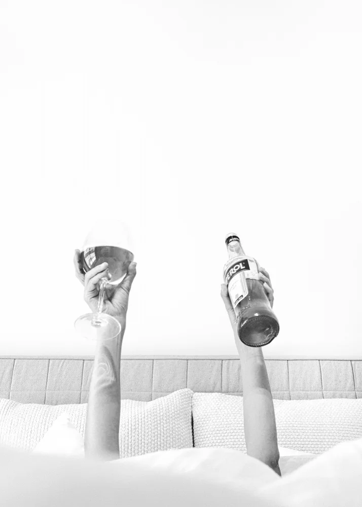 Studio, Pictufy: Aperol In Bed Grainy