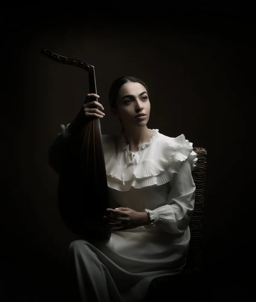 Hasheminasab, Moein: Persian musician girl
