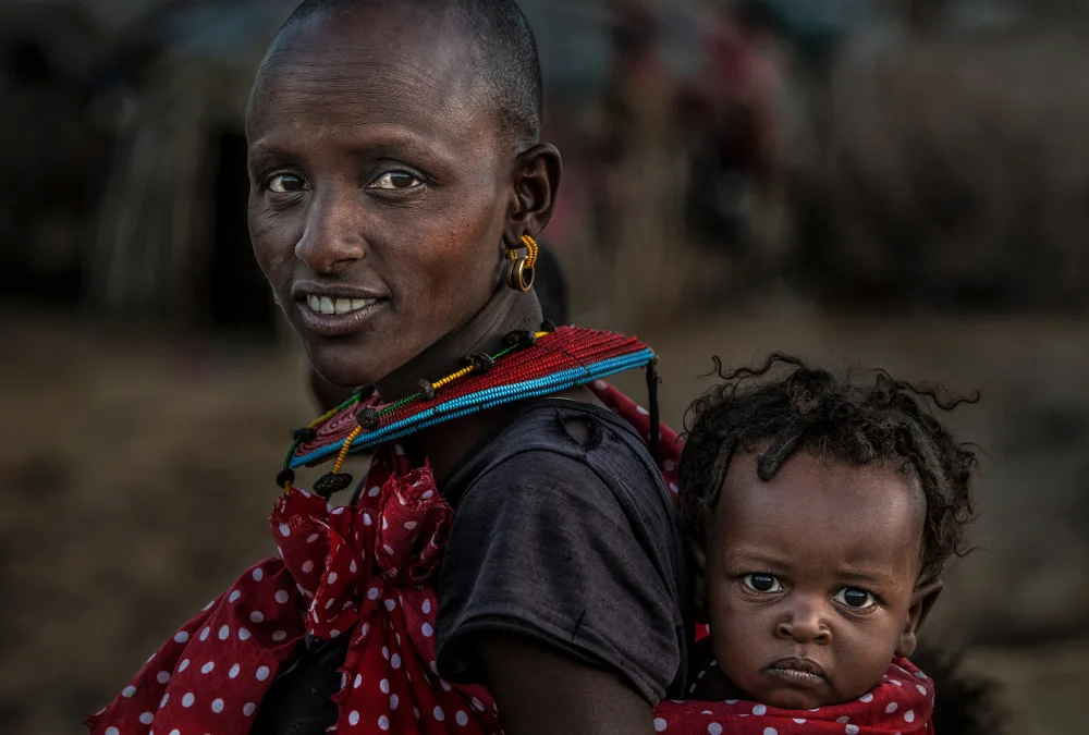 Garmendia, Inazio Joxe: Donna etnica Samburu e suo figlio.
