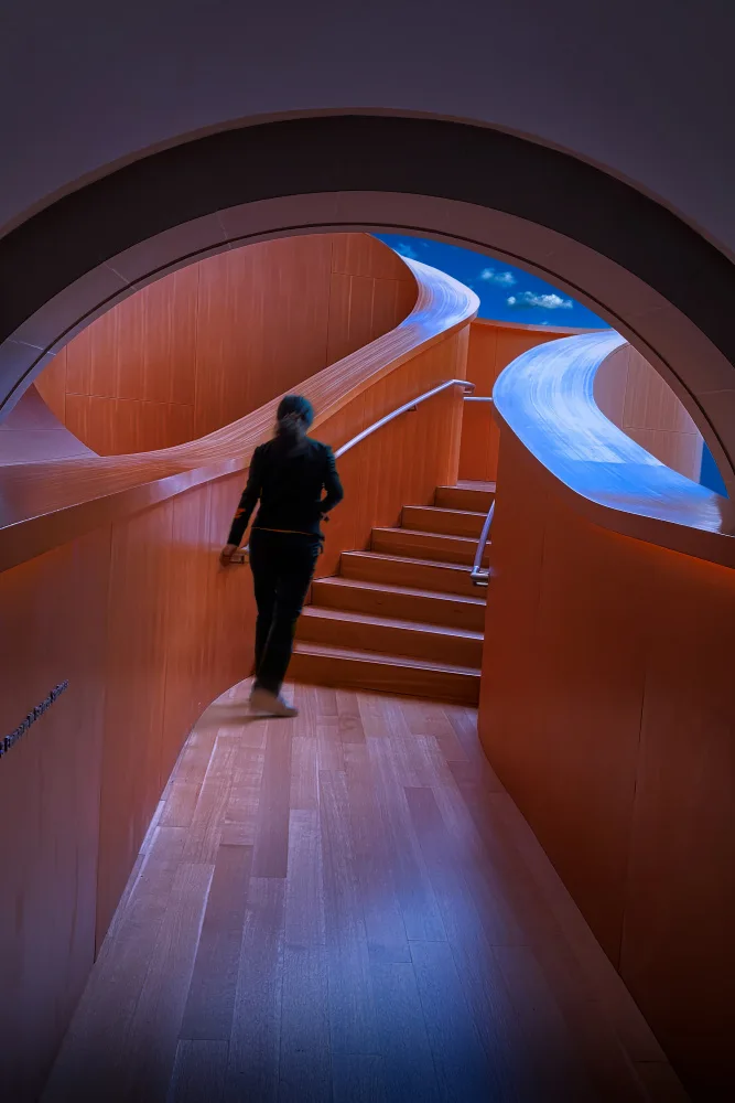 Wei, and Siyu: IL Y A Escalier 3