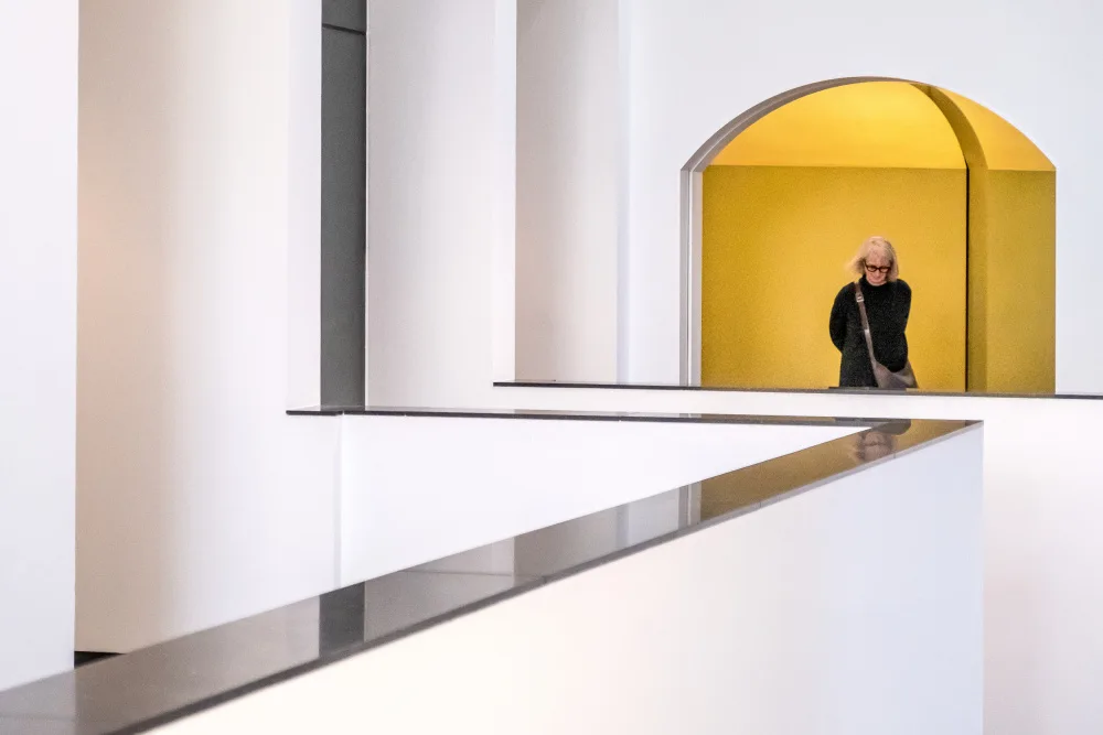 Joosten, Lus: Chambre éclairée en jaune