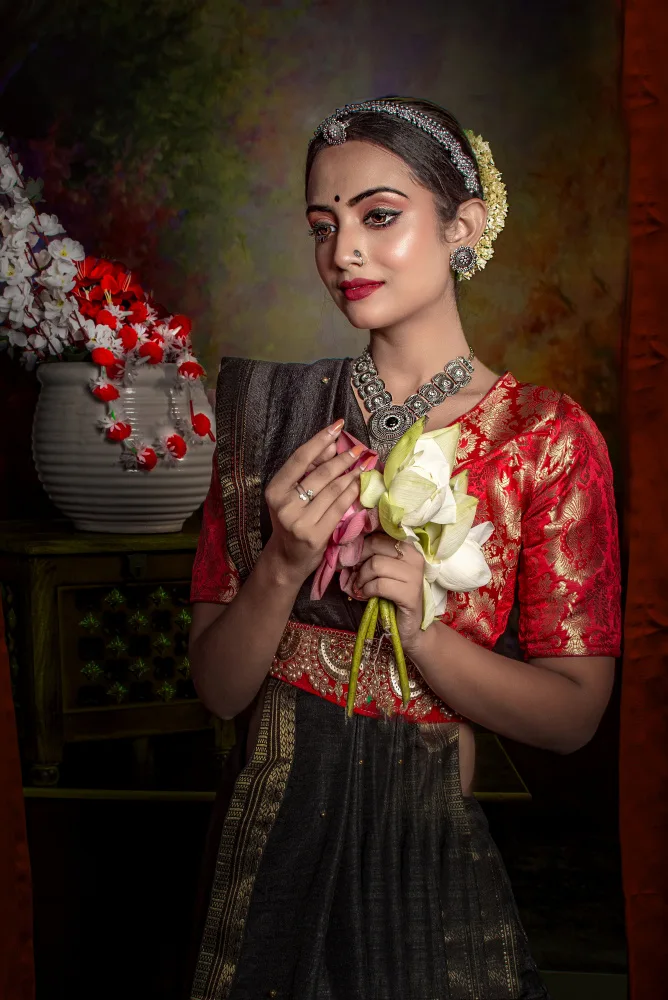 CHATTOPADHYAY, DEBASISH: DAME À UPASANA