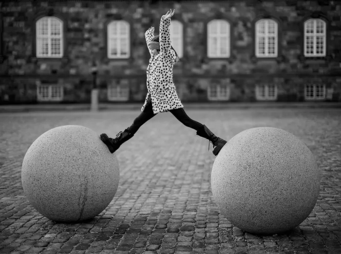 Hildebrant, Per: The girl with the artistic jump…