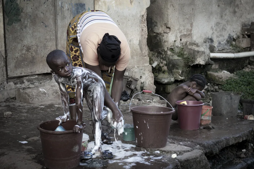 Molina, Elena: in the streets of Man, Ivory Coast